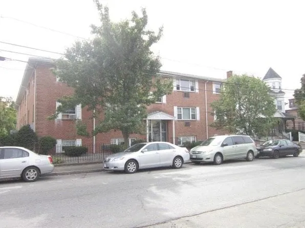 210 Charles St, Waltham, MA