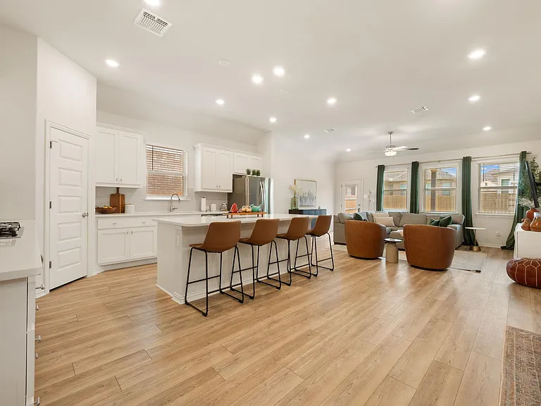 3932 Pine Cone Way — Photo 4