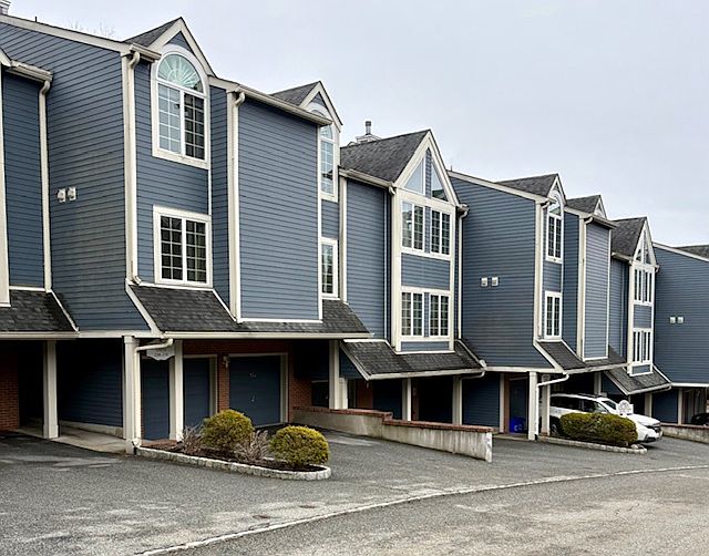 1st image of 231 Cambridge Dr Unit 231