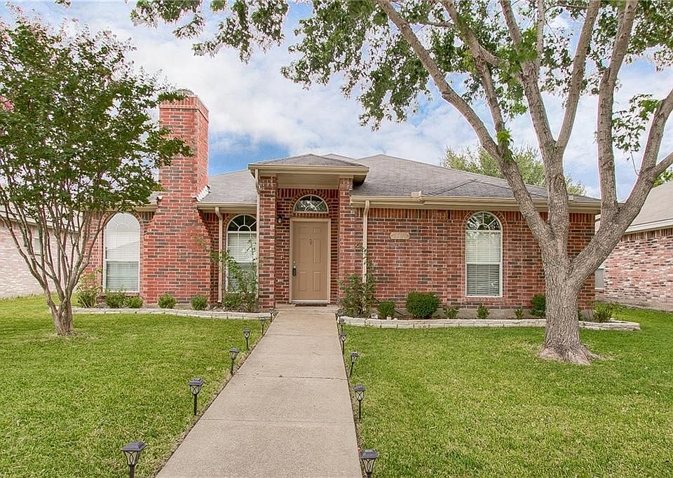 1st image of 2528 Hidden Springs Dr