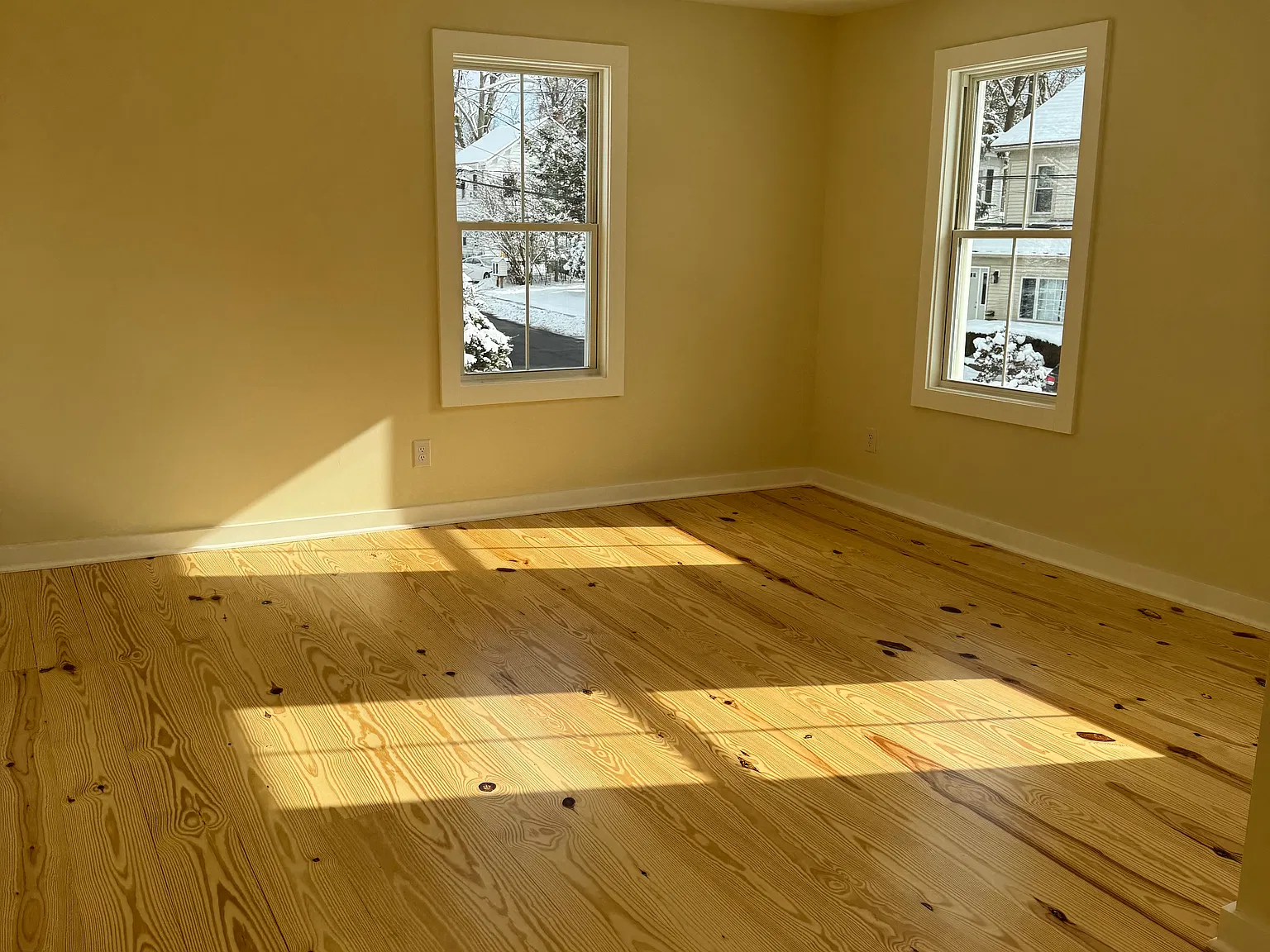 2 bed, 860 sqft, $2,400 — Photo 2