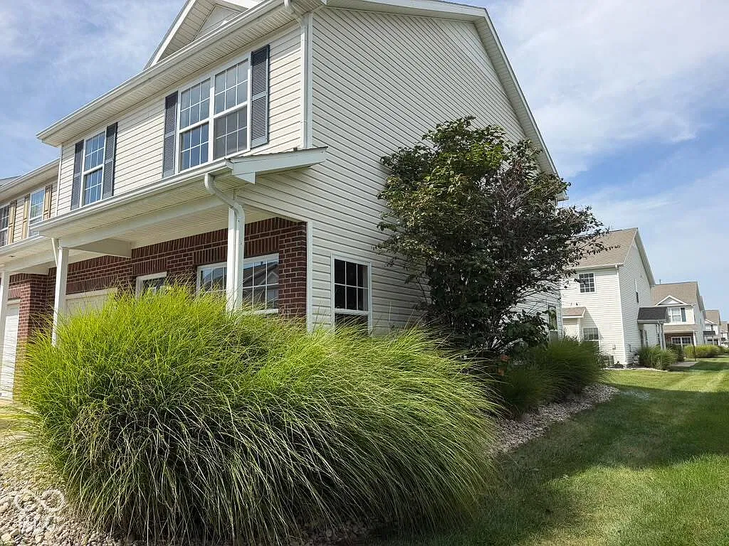 9770 Green Knoll Dr — Photo 2