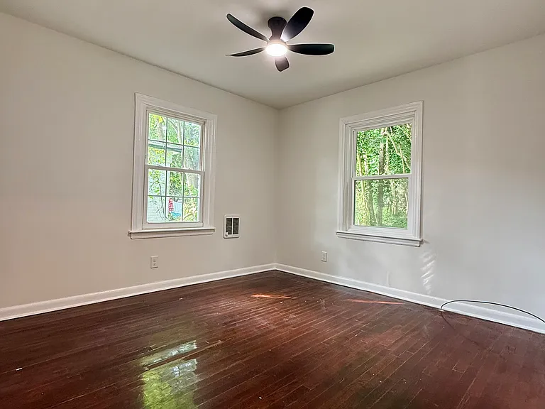641 Miller St — Photo 16