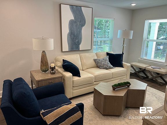 4th image of 77 Summer Oaks Dr
