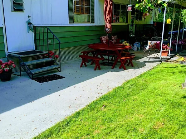 2 Ponderosa Park, Charlestown, NH 03603
