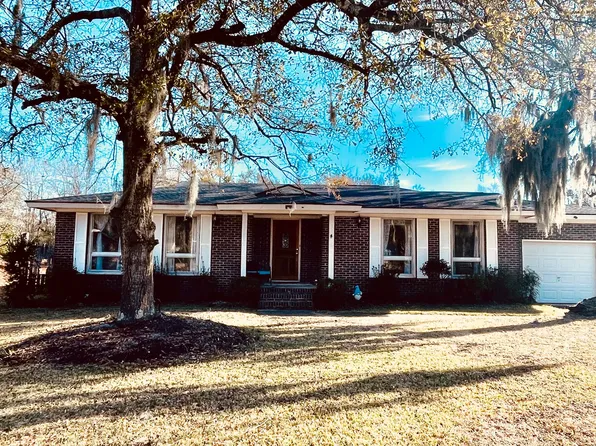 1281 Redeemer Dr, Hanahan, SC 29410