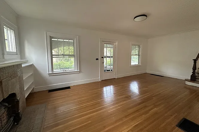 353 Hillcrest Ave — Photo 6