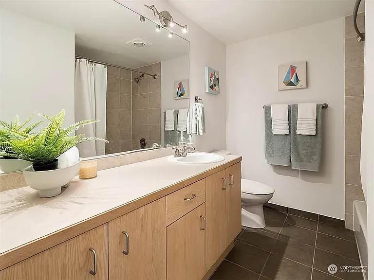 1 bed, 593 sqft, $2,600 — Photo 2