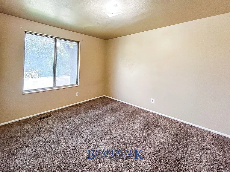 661 N 980 W — Photo 12