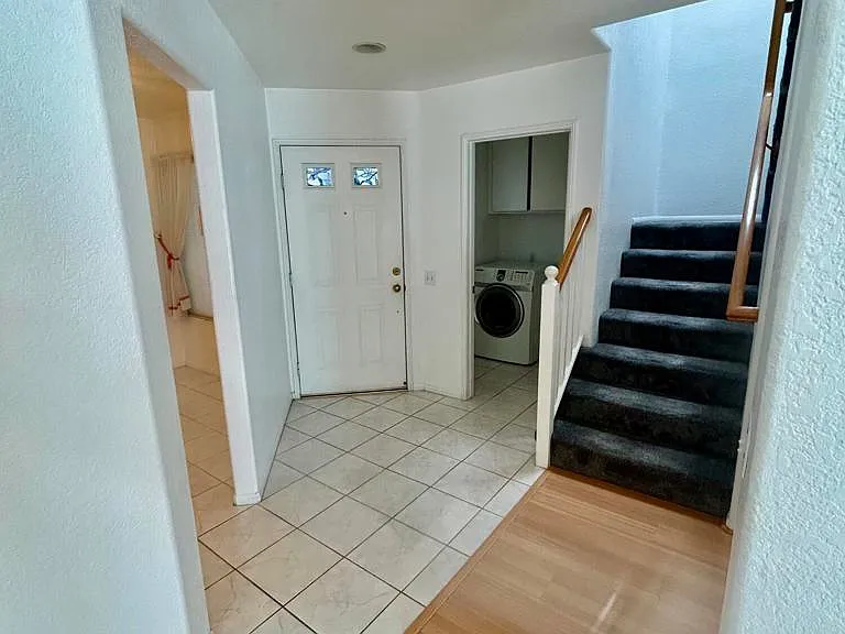 1066 Sheffield Pl — Photo 11