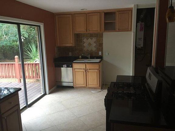 4th image of 210 21st St