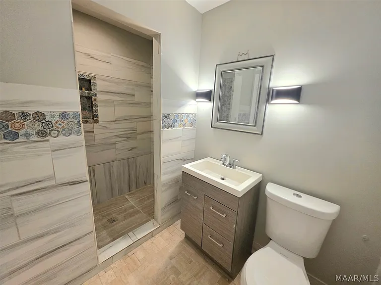 2663 Ashlawn Dr — Photo 12