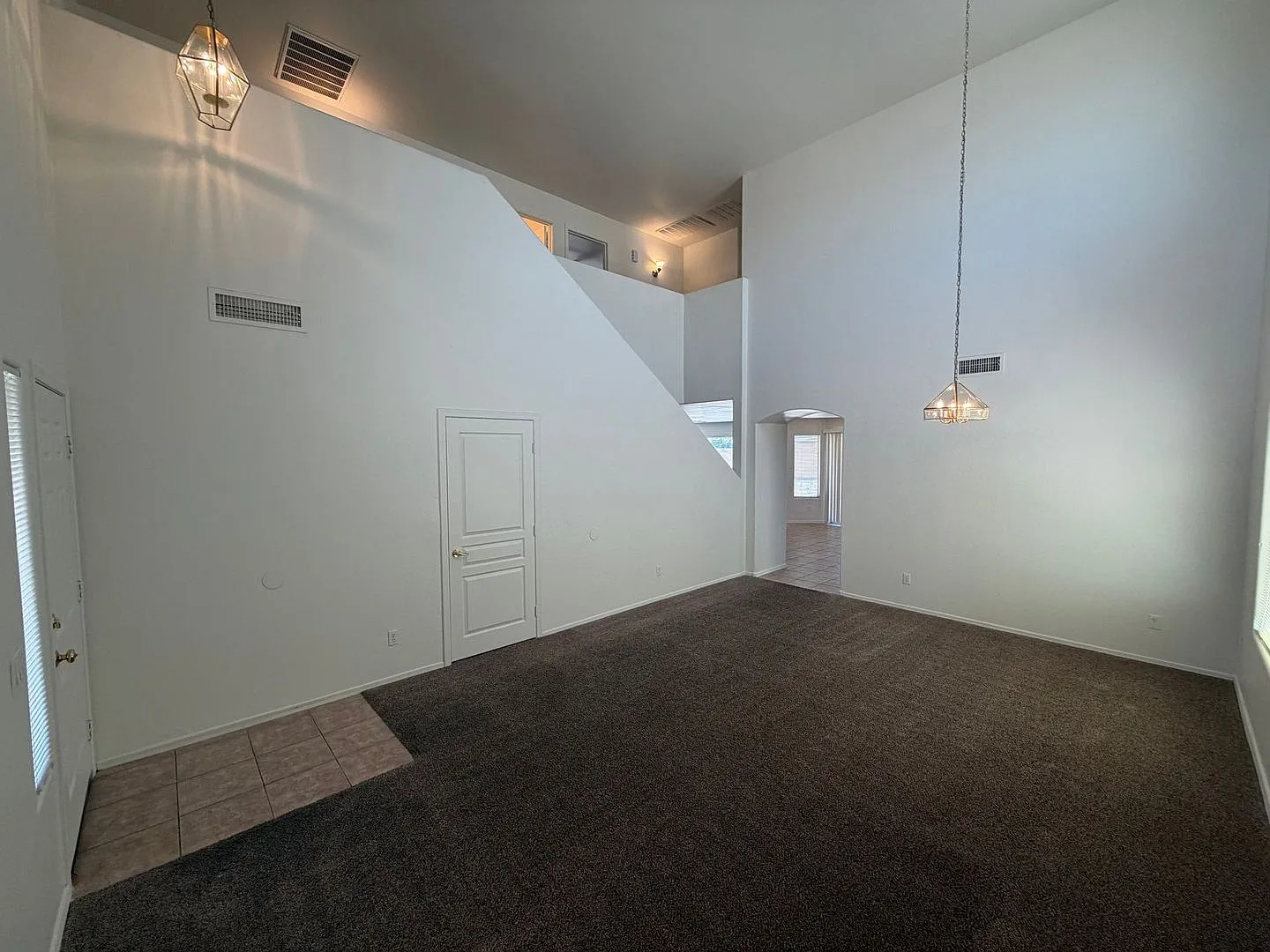 5 Bedroom - 3 Bath - 2323 Sq. Ft. Phoenix Location — Photo 3
