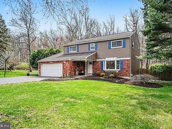 2nd image of 730 Maple Hill Dr