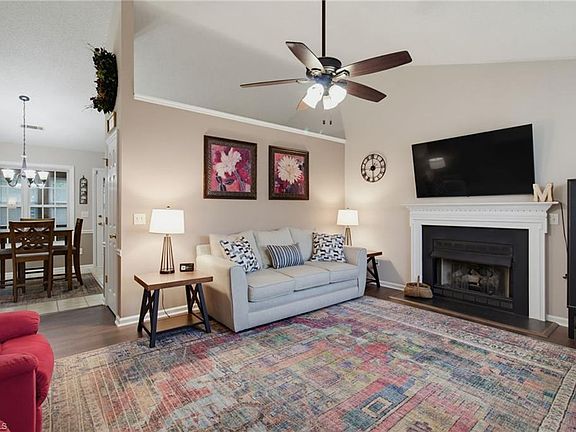 4th image of 6051 Summer Trace Ln