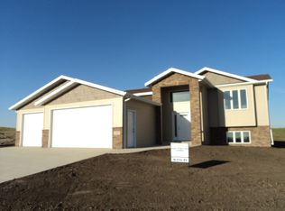 4911 Hudson St, Bismarck, ND 58503