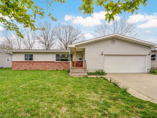 1666 S Catalina Avenue, Springfield, MO 65804