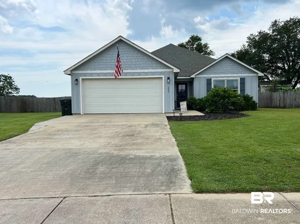 262 Lakefront Cir, Summerdale, AL 36580