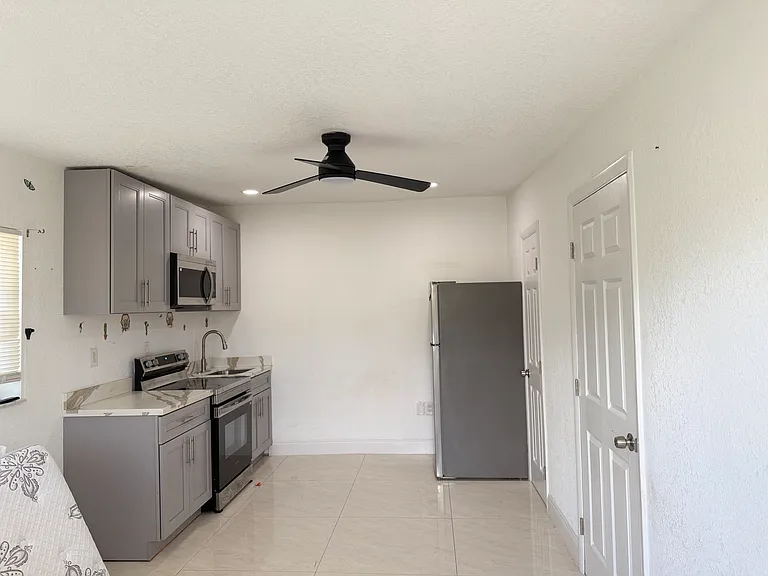 19521 NW 1st Ct — Photo 17