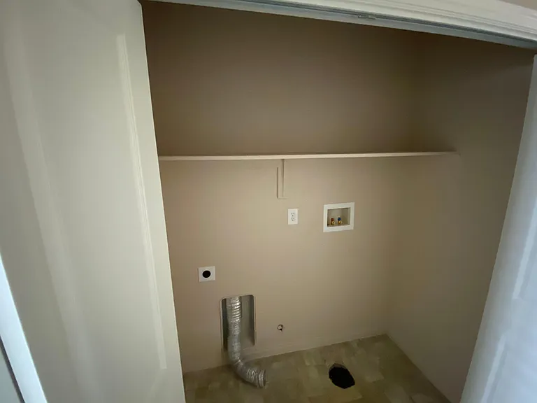 1140 York Dr — Photo 12