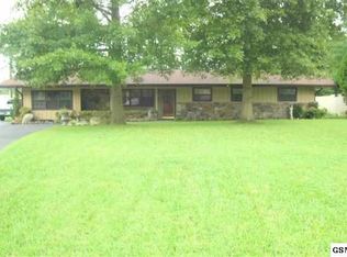 322 Park View Cir, Pigeon Forge, TN 37863