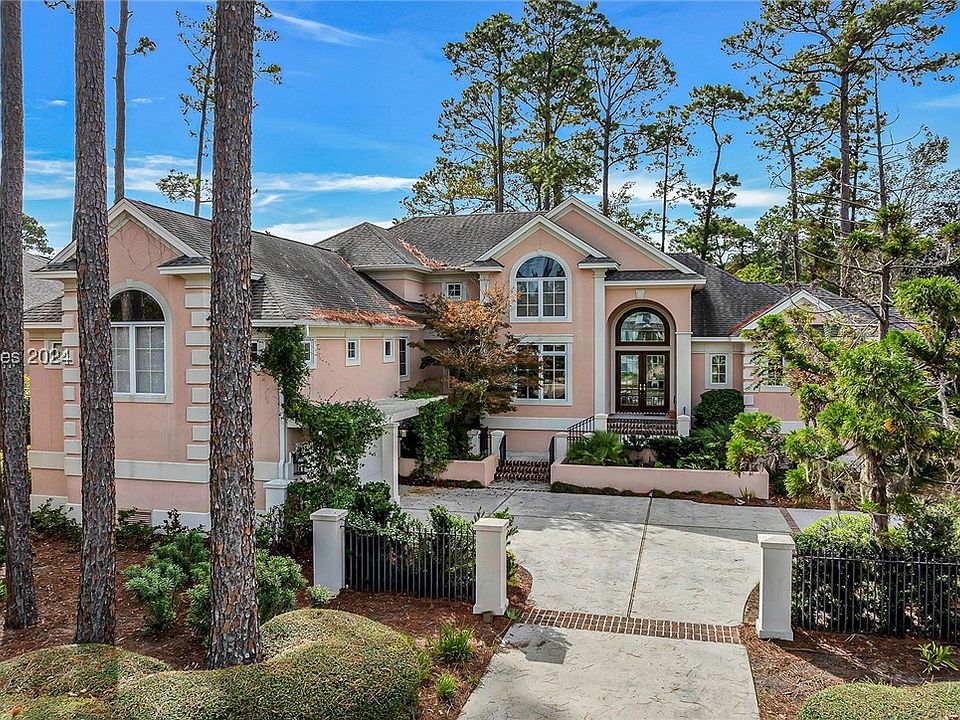 1st image of 28 Wicklow Dr