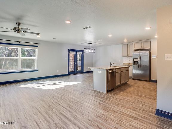 2nd image of 5261 Overland Dr