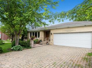 221 N Lincoln Ave, Park Ridge, IL 60068