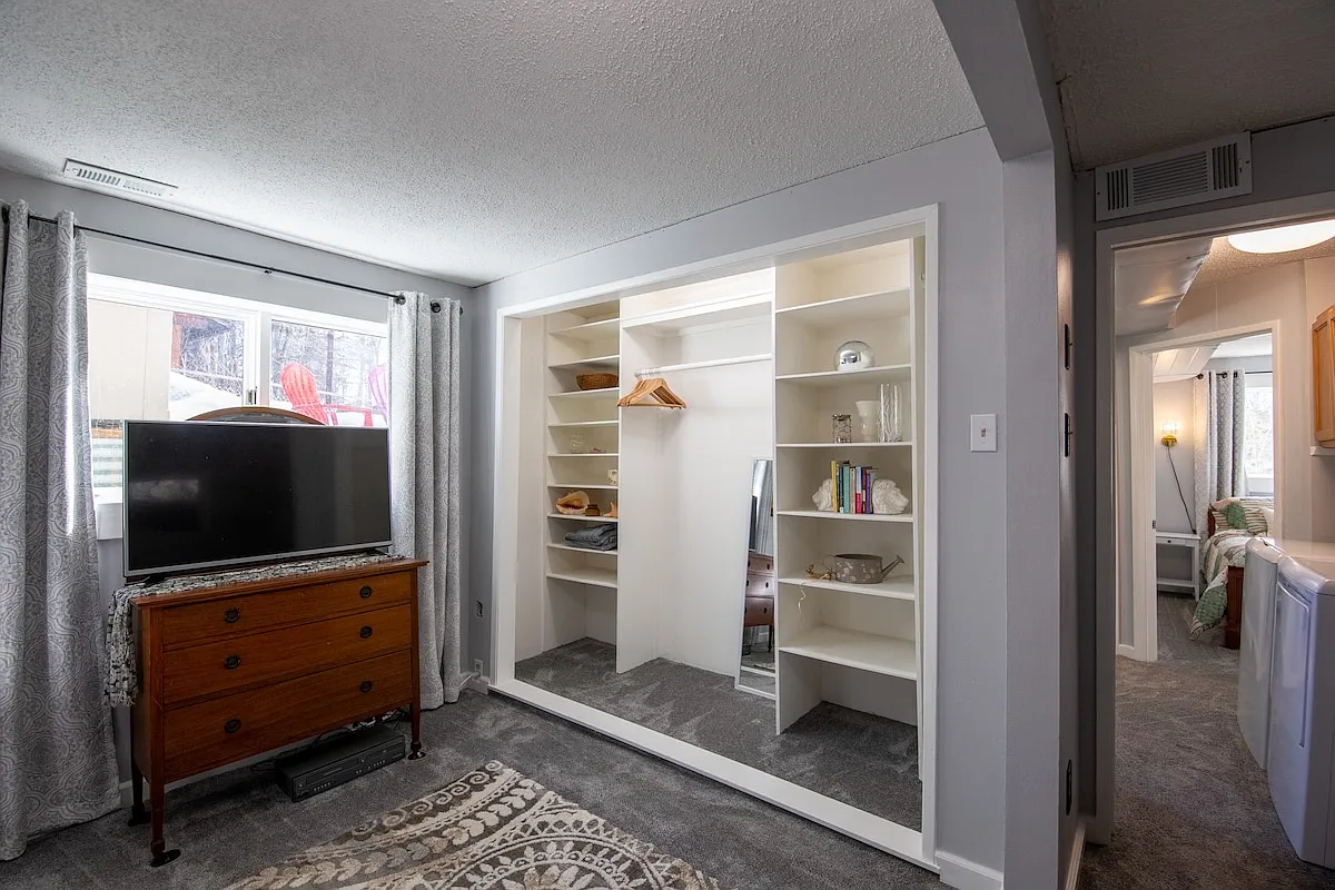 3 bed, 1.5 bath, 1400 sqft, $2,800 — Photo 3