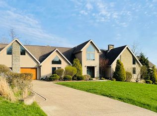 100 Farm Ln, Clairton, PA 15025