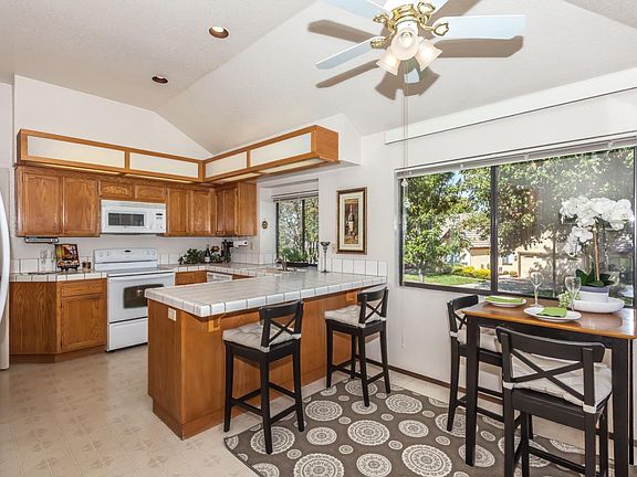 3rd image of 7636 Buckhaven Dr