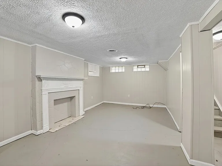19500 Libby Rd — Photo 19
