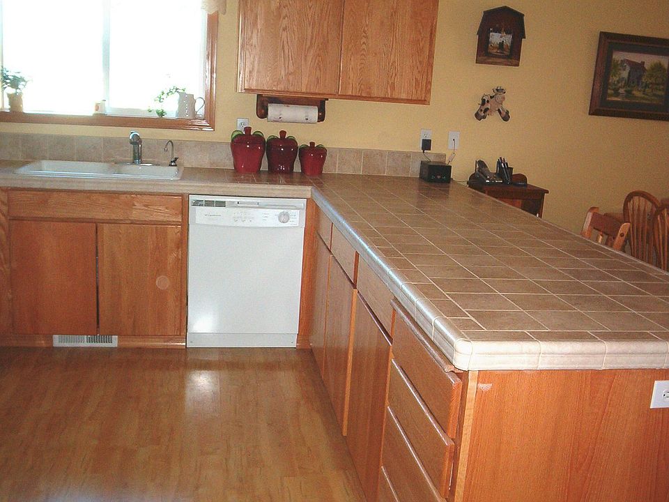 Kitchen Tile Counters