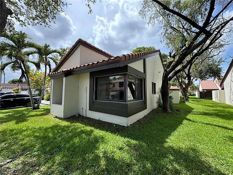 12519 SW 94th Ln #Townhouse 12519 — Photo 3