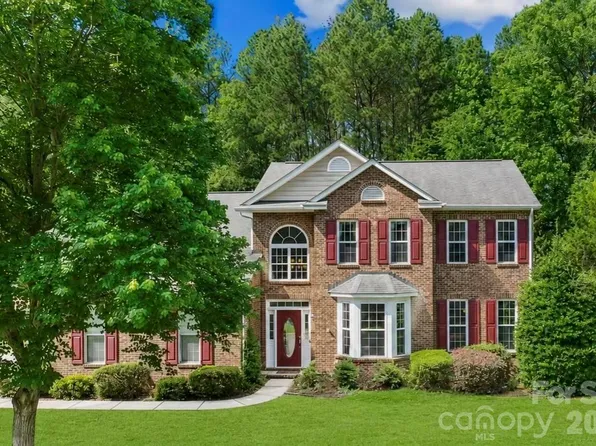 610 Springwood Dr, Waxhaw, NC 28173