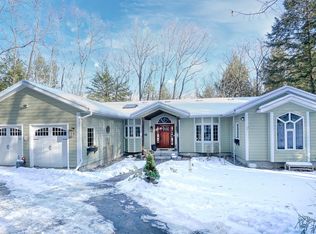 16 Knowles Point Rd, Bridgton, ME 04009