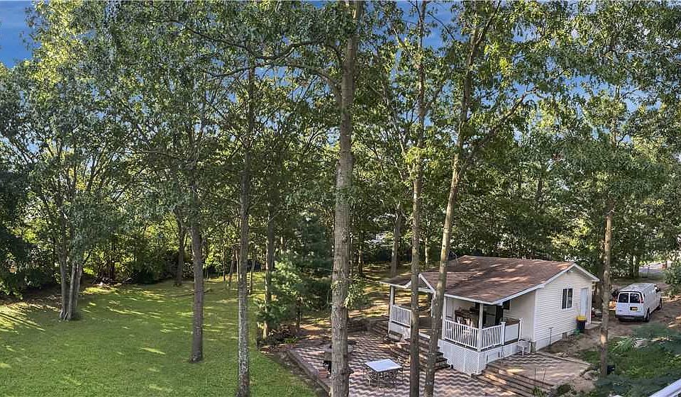 2nd image of 70 Pheasant Pl