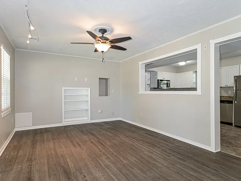 705 Aster Ln — Photo 5