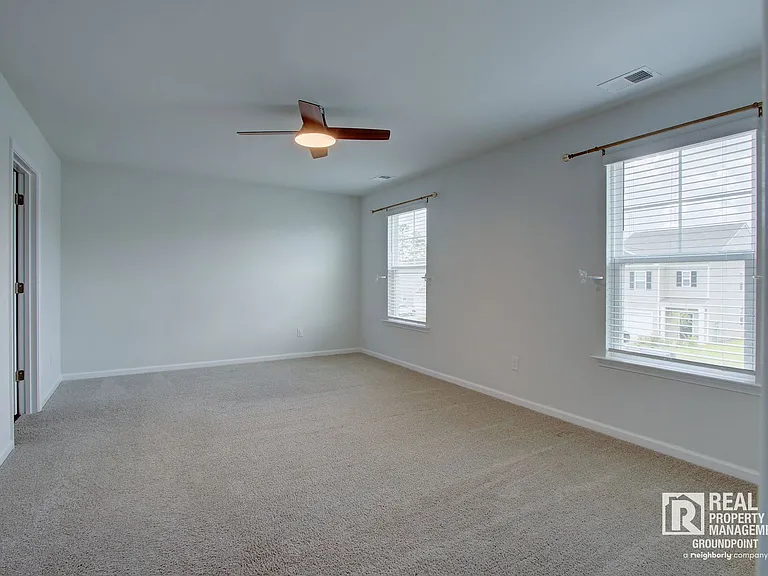113 Hillsford Ln — Photo 15