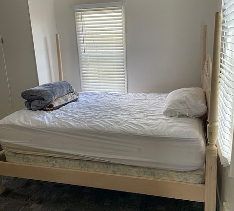 Bedroom 1, double bed.