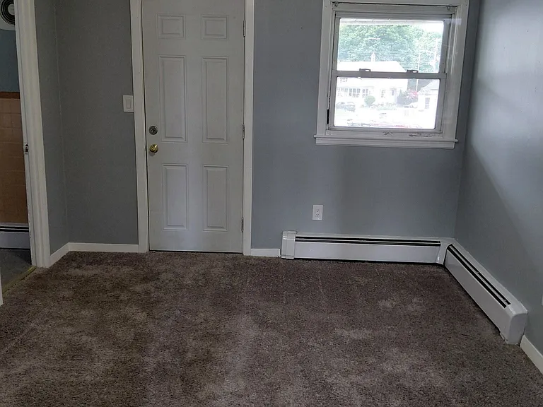 58-60 Intervale Rd — Photo 3