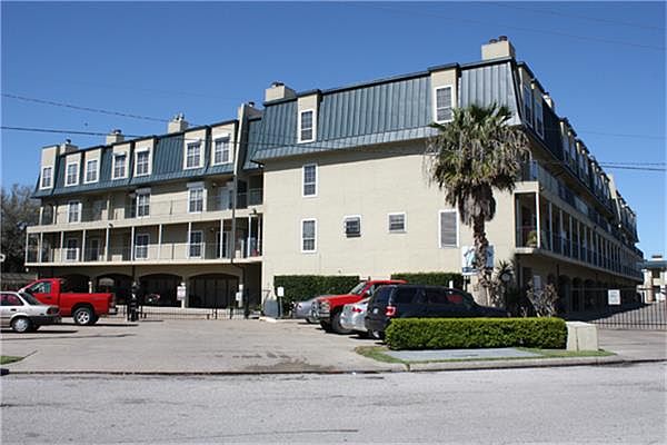 1st image of 921 Marine Dr APT 304