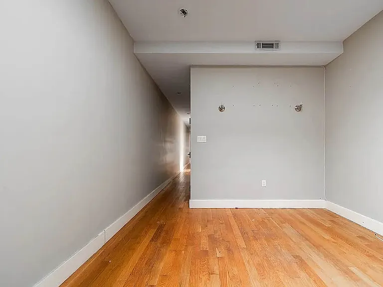 1098 De Kalb Ave #2R — Photo 8