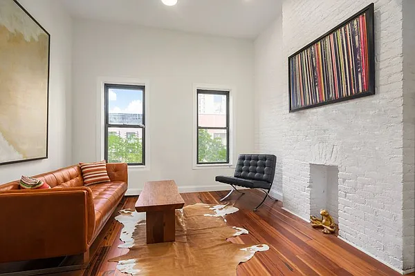 Sold by Park Property Advisors | media 9