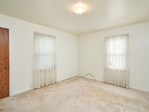 4th image of 1225 Belleflower Rd