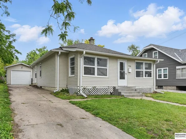 7766 State St, Ralston, NE 68127