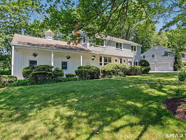 145 Casmir Dr — Photo 2