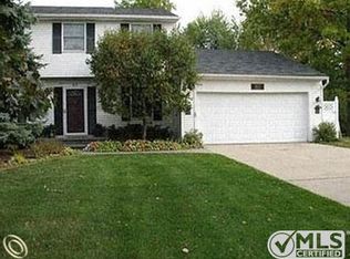 813 Dartford Place Dr, Rochester Hills, MI 48307