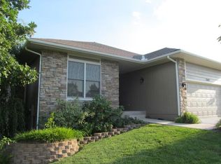 15417 Juniper Ln, Bonner Springs, KS 66012