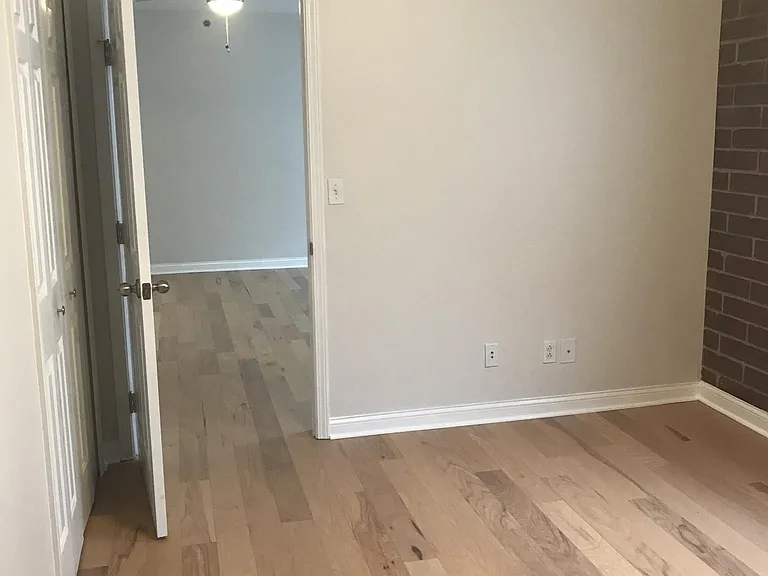 927 Main St — Photo 9